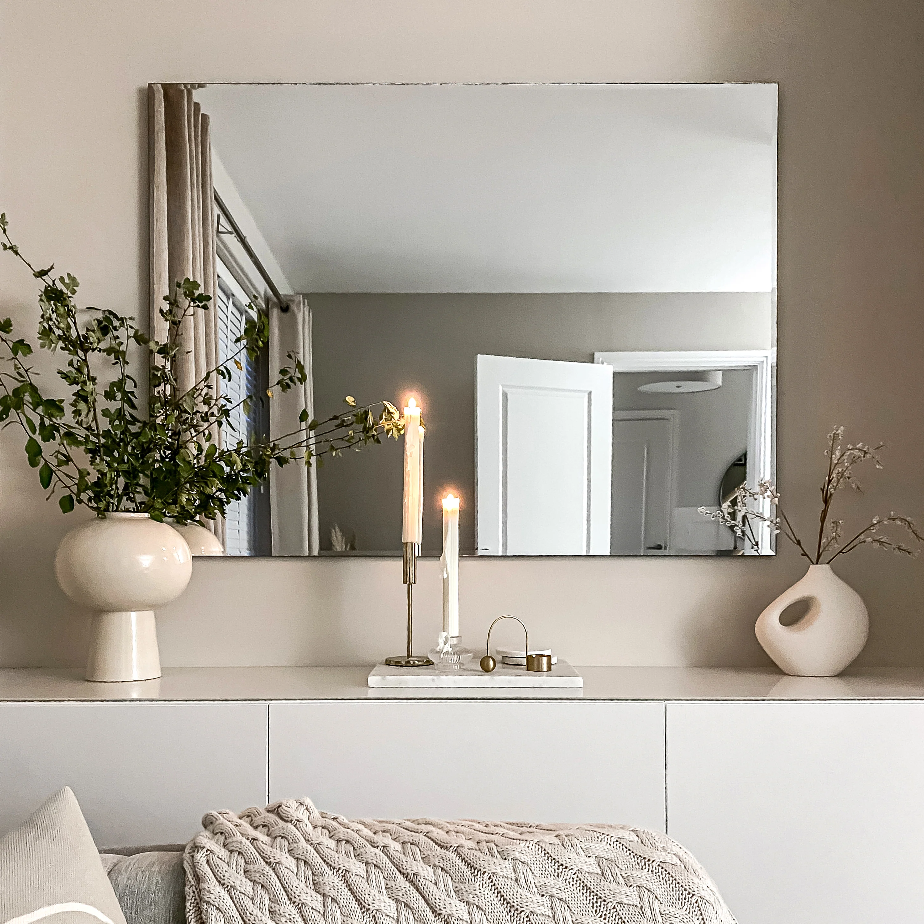 Frameless mirror